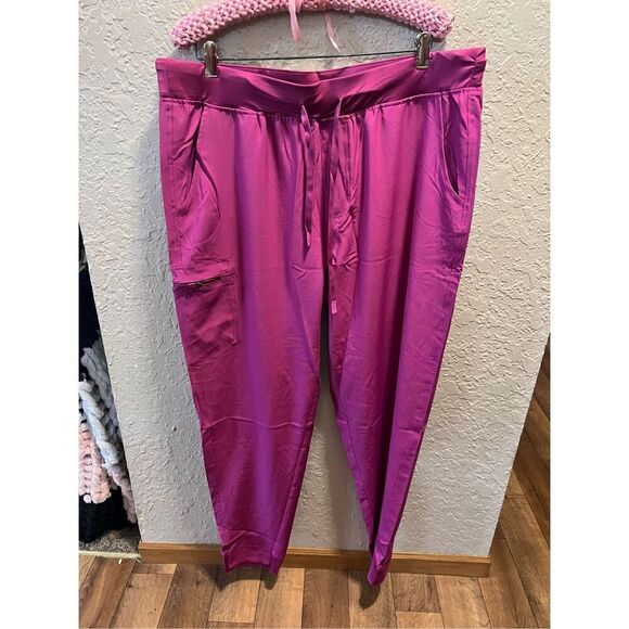 Azalea Pink Scrub Set Woman’s Size XXL NEW Top And Bottoms - Picture 6 of 14